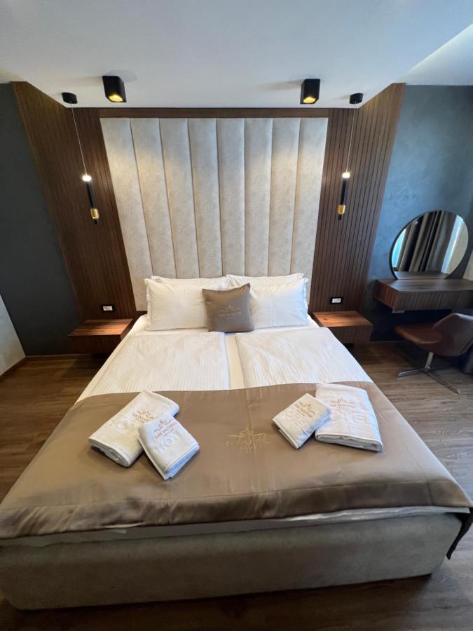 Hotel Palace San Valentino Умаг Экстерьер фото