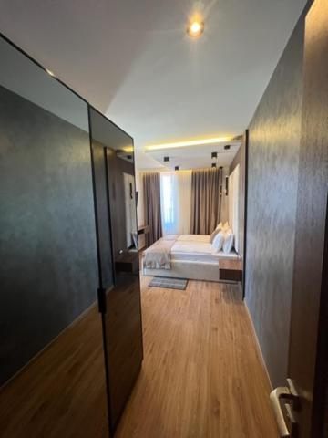Hotel Palace San Valentino Умаг Экстерьер фото