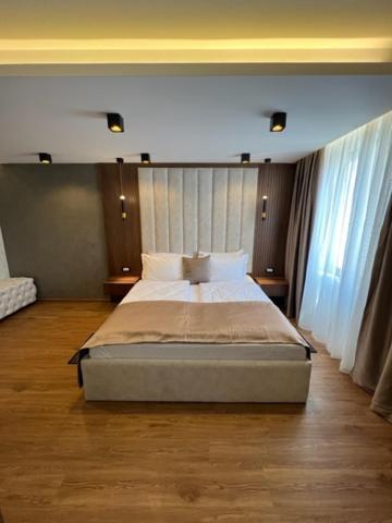 Hotel Palace San Valentino Умаг Экстерьер фото