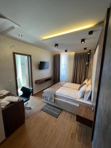 Hotel Palace San Valentino Умаг Экстерьер фото