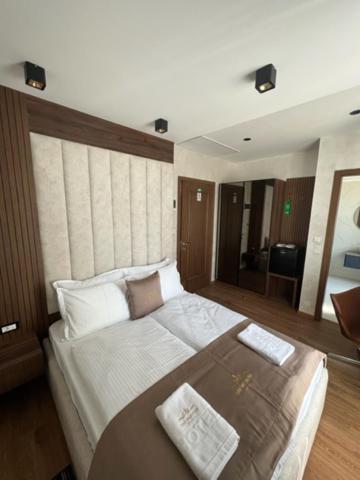 Hotel Palace San Valentino Умаг Экстерьер фото